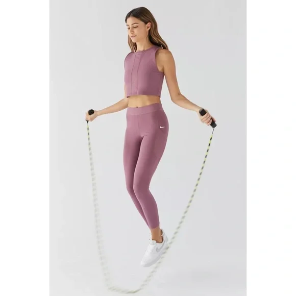 Nike Pro High-Waisted 7/8 Legging - Picture 5 of 7